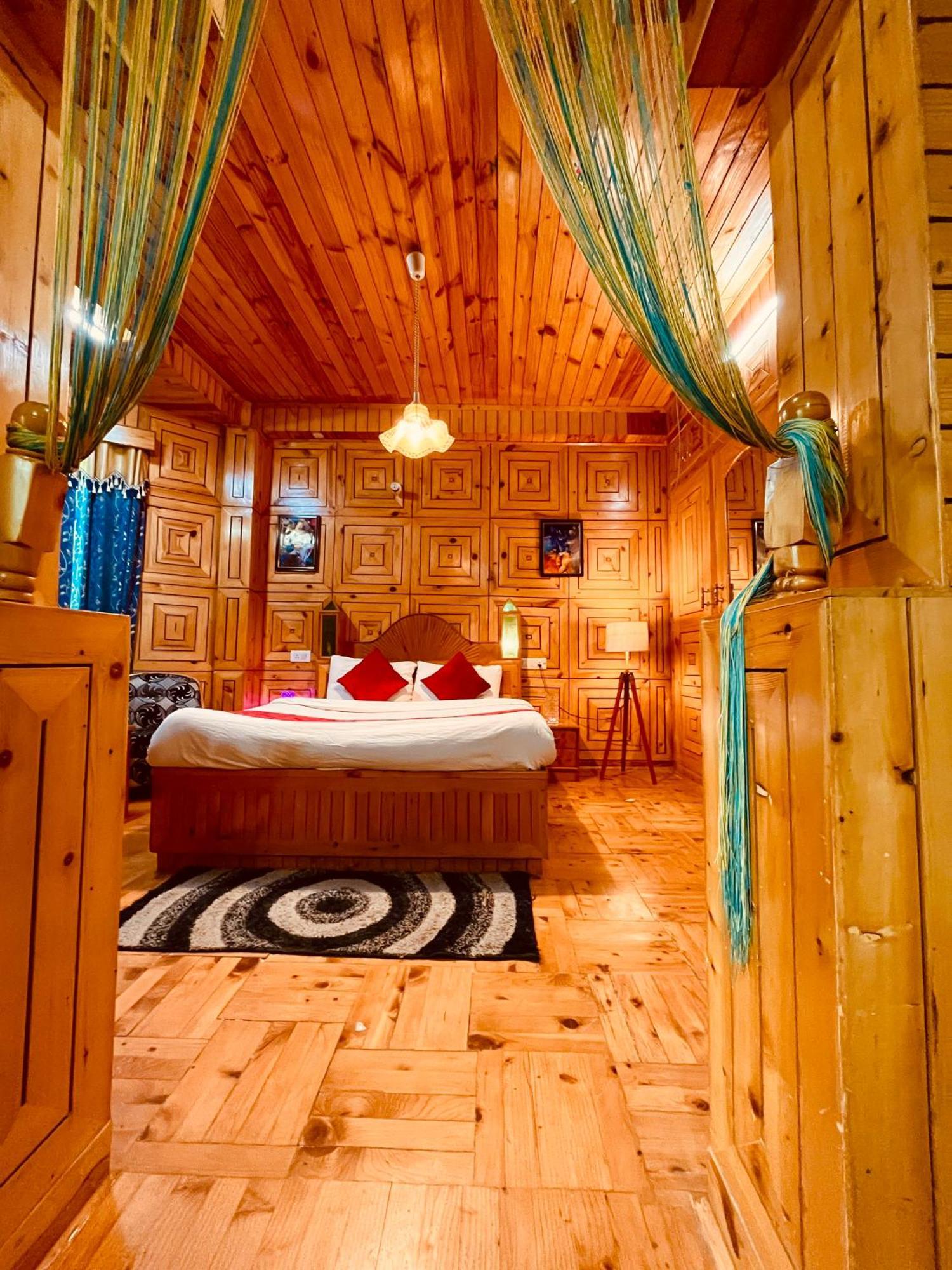 Woods Villa Cottage, Manali Buitenkant foto
